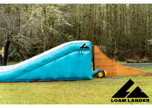 Cargar imagen en el visor de la galería, Loam Lander side view with kicker ramp